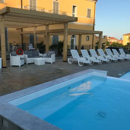 Canepa Aparthotel *